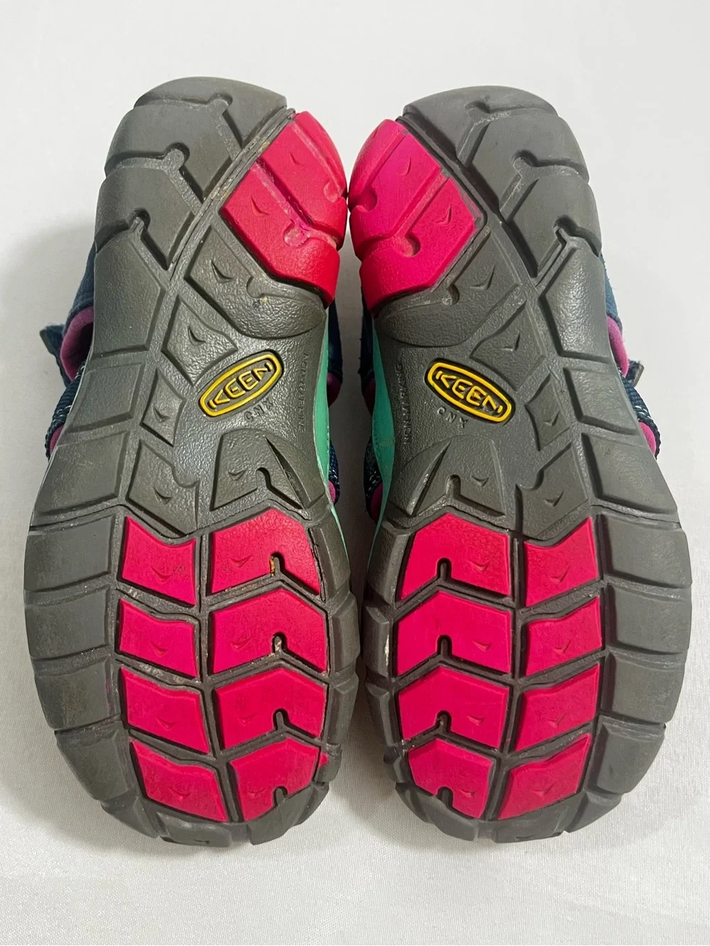 Keen Seacamp II CNX Kids Size 2 Water Sandals Blue/Pink